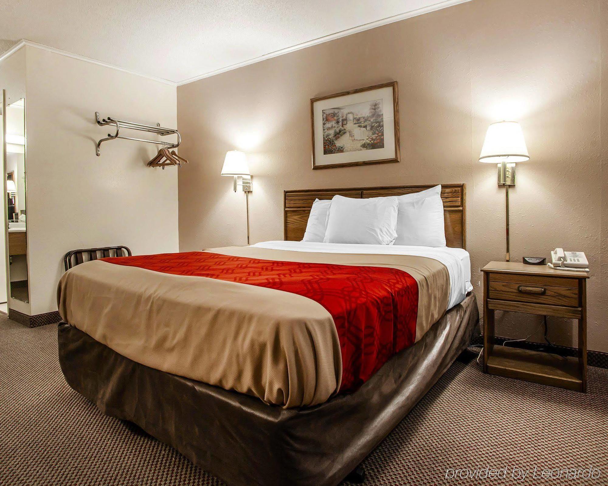 Econo Lodge Inn & Suites ניוטון מראה חיצוני תמונה